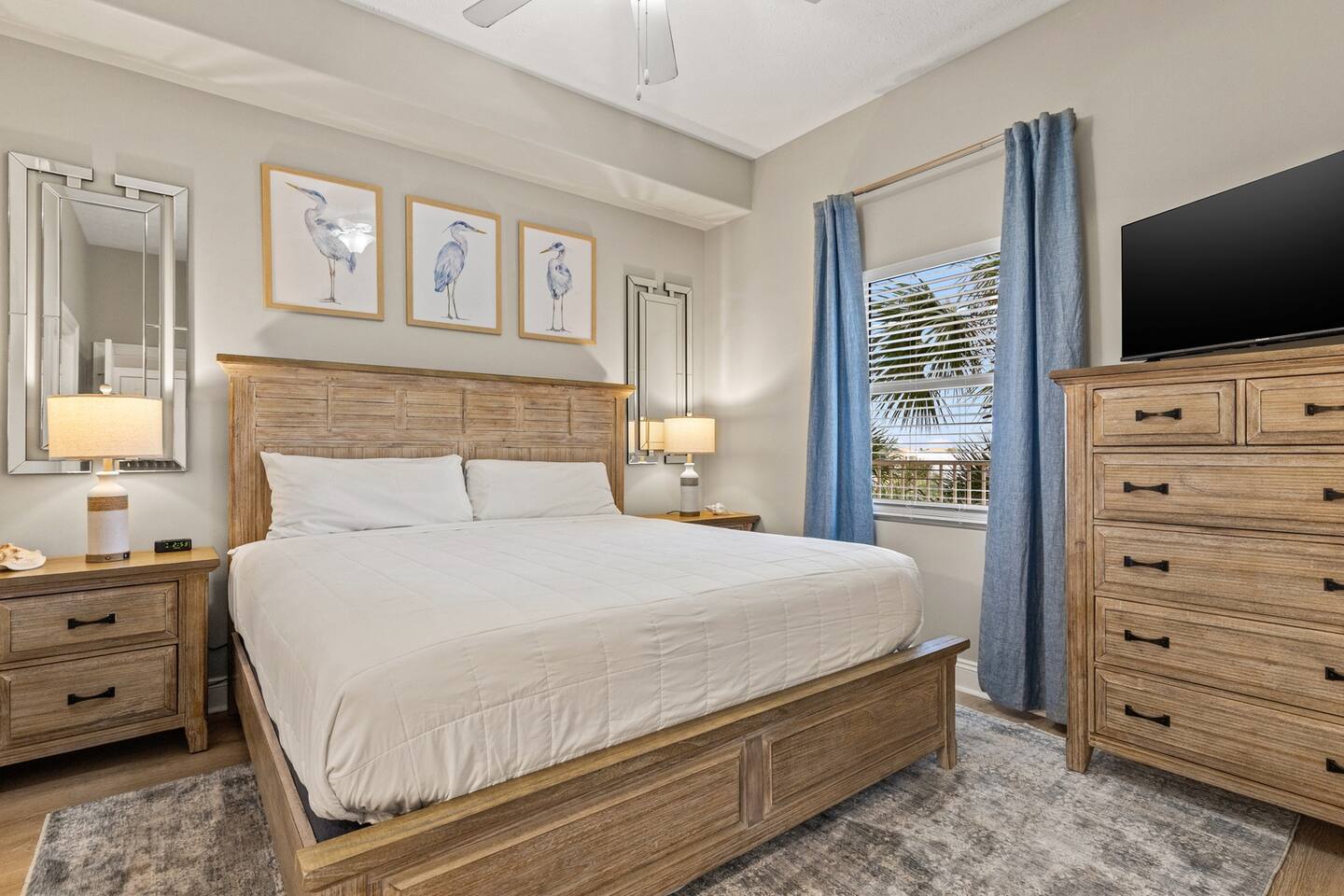 Second bedroom with a king bed